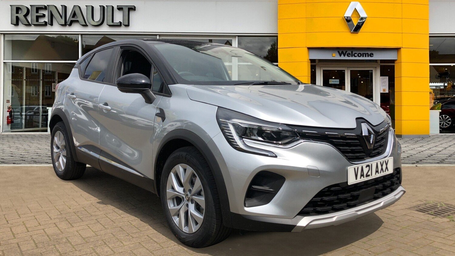 Used Renault Captur Tce Iconic Dr Petrol Hatchback For Sale